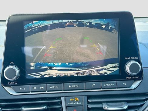 Used 2023 Nissan Altima 2.5 SV FWD image 11