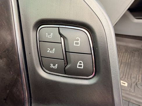 Used 2023 Ford F150 Lariat RWD image 14