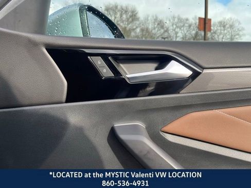 Certified 2025 Volkswagen Jetta SEL image 27