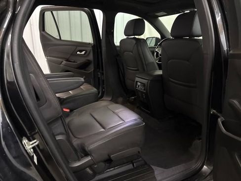 Used 2023 Chevrolet Traverse RS AWD/4WD image 18