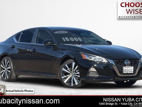 Used 2021 Nissan Altima 2.5 SR w/ SR Premium Package FWD image 1