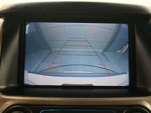 Used 2018 GMC Yukon Denali image 3