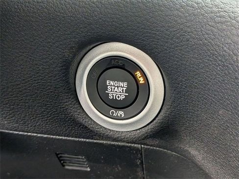 New 2026 Chrysler Pacifica Select image 21