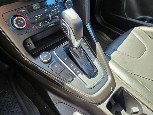 Used 2017 Ford Focus Titanium FWD image 30
