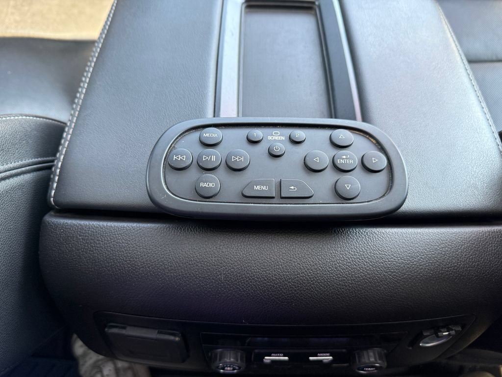 Used 2019 GMC Yukon XL SLT w/ Open Road Package AWD/4WD image 38