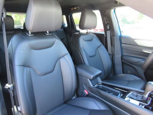 New 2026 Jeep Compass Latitude image 8