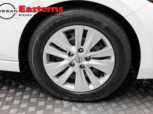 Used 2024 Nissan Sentra S FWD image 30