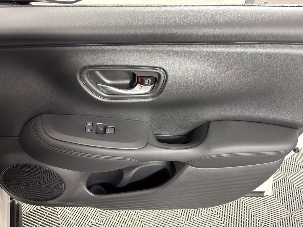 Used 2027 Honda HR-V LX image 13