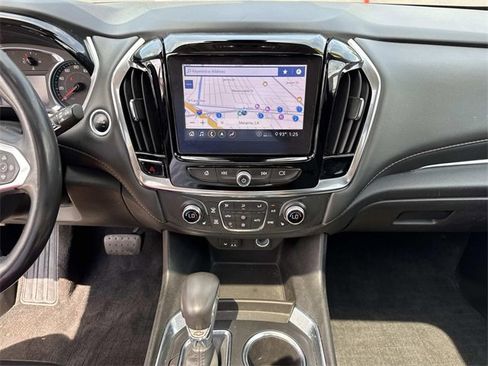 Used 2021 Chevrolet Traverse LT w/ LT Premium Package image 24