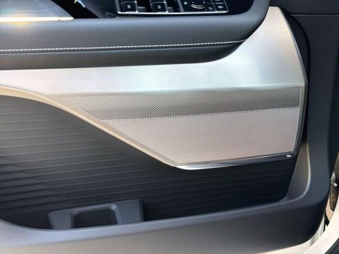 New 2026 Cadillac Vistiq Luxury w/ LPO, Floor Liner Package AWD/4WD image 22