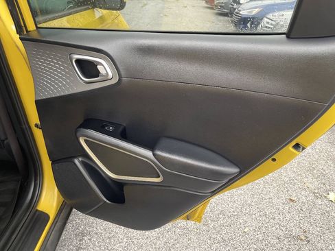 Used 2020 Kia Soul LX FWD image 23