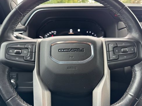 Used 2022 GMC Yukon XL Denali AWD/4WD image 28