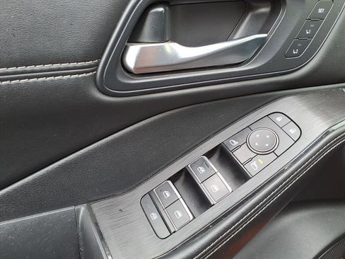 Used 2023 Nissan Rogue SL w/ SL Premium Package image 13