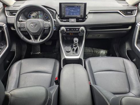 Used 2022 Toyota RAV4 XLE Premium AWD/4WD image 18