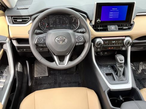 Used 2025 Toyota RAV4 XLE Premium FWD image 10