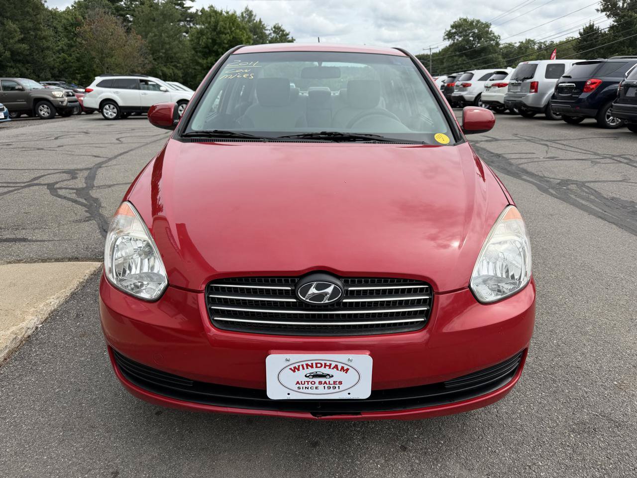 Used 2011 Hyundai Accent GLS FWD image 2