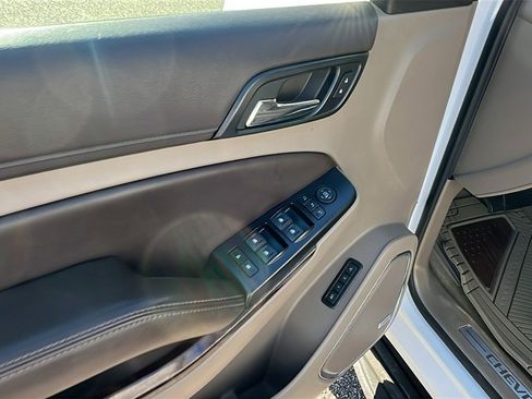 Used 2017 Chevrolet Tahoe LT w/ LT Signature Package image 12