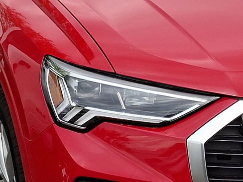 Used 2025 Audi Q3 2.0T Premium AWD/4WD image 7