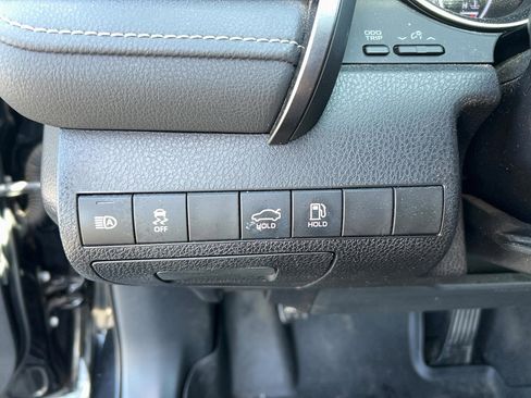 Used 2019 Toyota Camry SE image 14