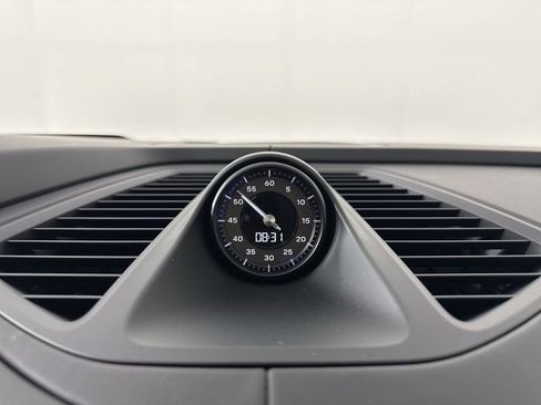 Certified 2025 Porsche Macan Turbo Electric AWD/4WD image 29