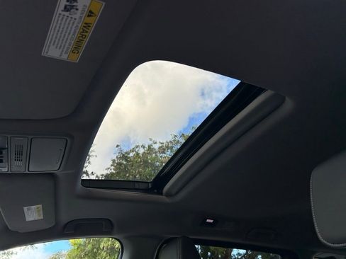 Used 2024 Honda Odyssey EX-L image 18