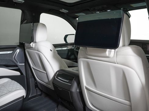 Used 2026 Cadillac Escalade V w/ LPO, ONYX Package AWD/4WD image 11