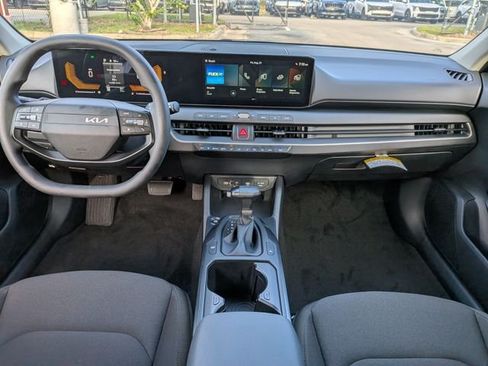 New 2026 Kia K4 FWD image 15