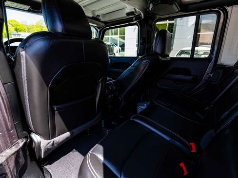 Used 2021 Jeep Wrangler Unlimited Sahara AWD/4WD image 14