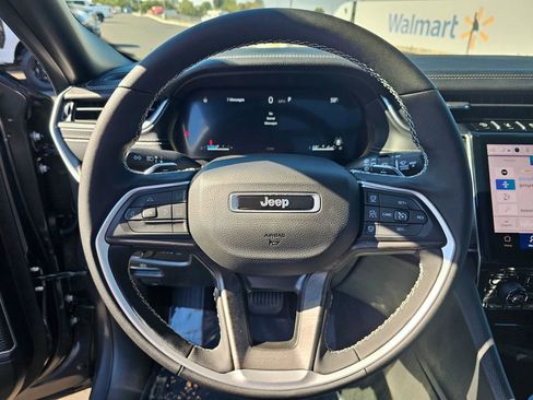 New 2025 Jeep Grand Cherokee Limited w/ Black Appearance Package AWD/4WD image 17