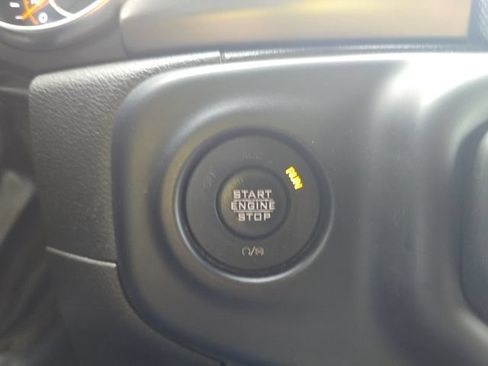 Used 2022 Jeep Gladiator Sport AWD/4WD image 17