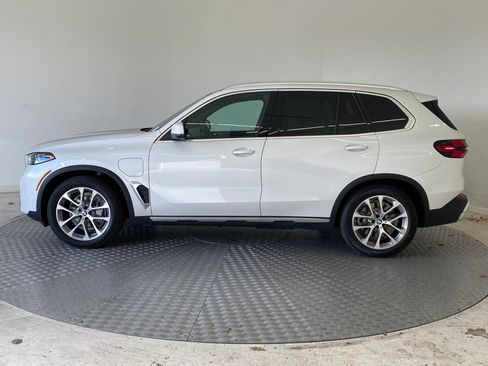 Used 2026 BMW X5 xDrive50e w/ Climate Comfort Package AWD/4WD image 2