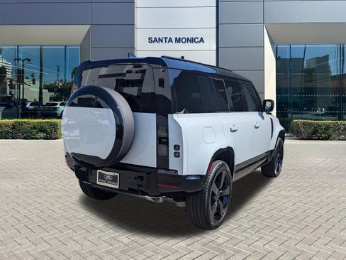 New 2026 Land Rover Defender 110 X-Dynamic SE AWD/4WD image 5