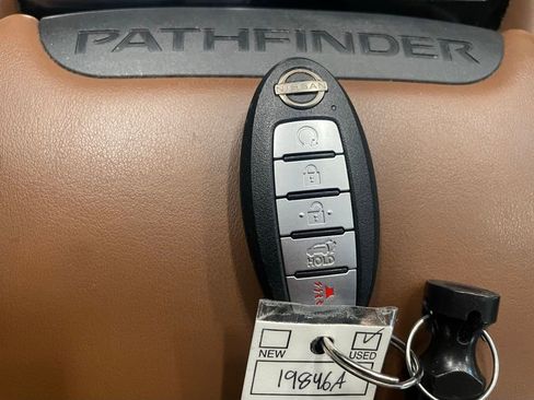 Certified 2022 Nissan Pathfinder Platinum w/ Cargo Package FWD image 20