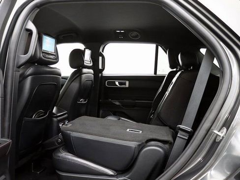 Used 2020 Ford Explorer XLT w/ Equipment Group 202A image 13