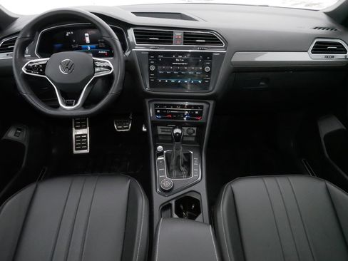 Certified 2024 Volkswagen Tiguan SE R-Line image 10