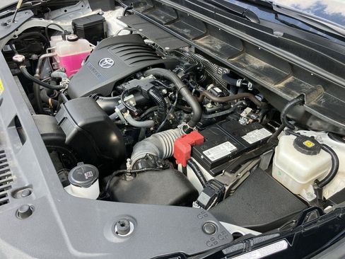 Used 2023 Toyota Highlander Limited FWD image 37