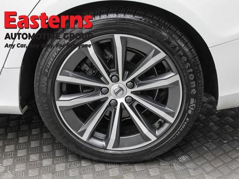 Used 2022 Volvo S60 B5 Momentum image 8