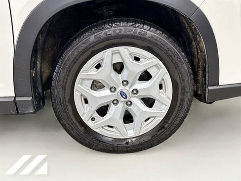 Used 2023 Subaru Forester Base image 31