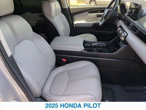 Certified 2025 Honda Pilot EX-L image 25