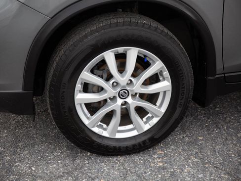 Used 2019 Nissan Rogue S w/ Special Edition Package image 9