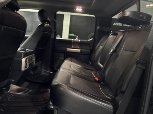 Used 2017 Ford F250 Lariat w/ Lariat Ultimate Package AWD/4WD image 31