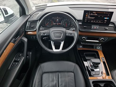 Used 2023 Audi Q5 2.0T Premium w/ Convenience Package AWD/4WD image 12