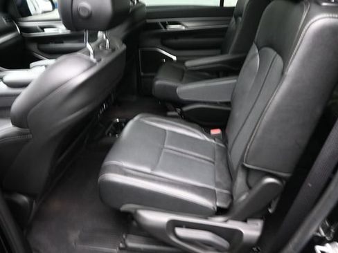 Used 2023 Jeep Wagoneer Series II AWD/4WD image 23