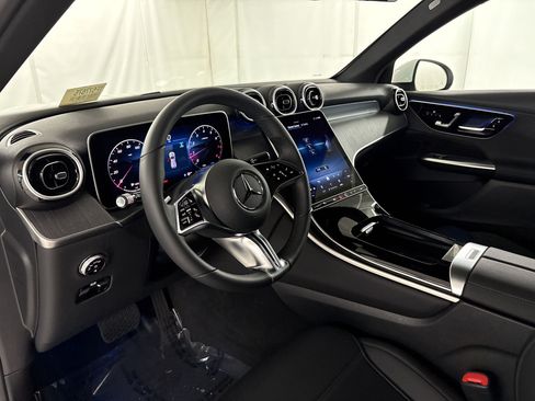 Certified 2026 Mercedes-Benz GLC 300 image 4