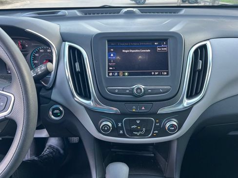 Used 2022 Chevrolet Equinox LS w/ Driver Confidence II Package FWD image 18