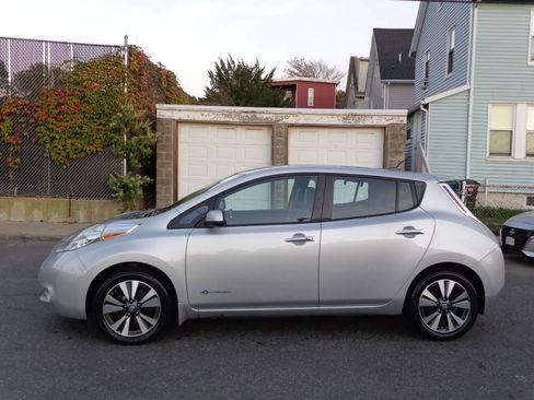 Used 2017 Nissan Leaf SL w/ Protection Package image 5