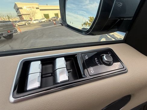 Used 2019 Land Rover Range Rover Sport SE AWD/4WD image 19