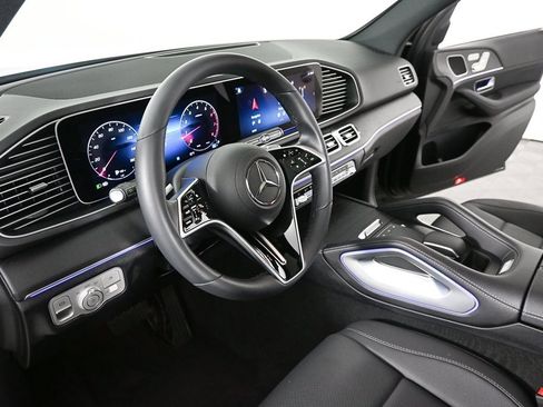 Certified 2025 Mercedes-Benz GLE 450 4MATIC image 6