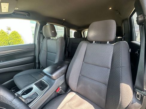 Used 2018 Jeep Grand Cherokee Laredo image 10