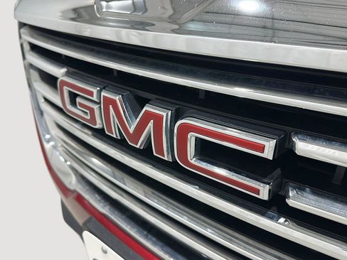 Used 2024 GMC Terrain SLT w/ Infotainment Package II AWD/4WD image 30